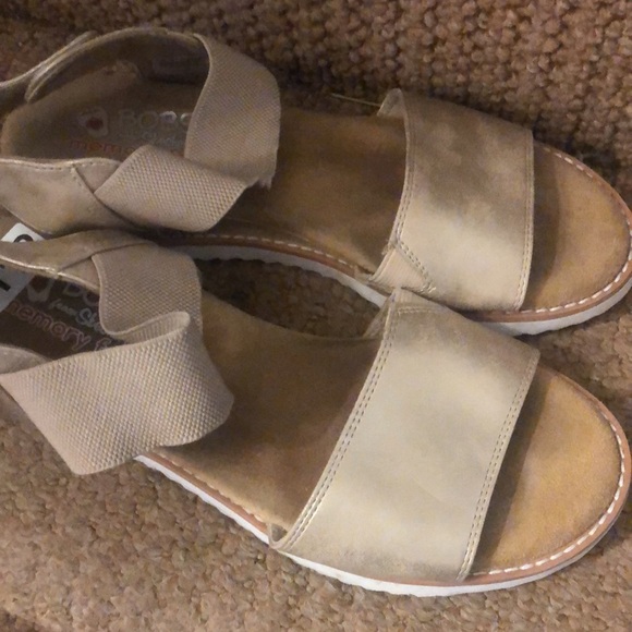 Super comfortable walking sandals by BOBS - Picture 6 of 7